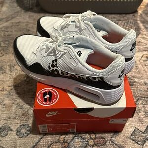 NIKE WMNS AIR MAX SC